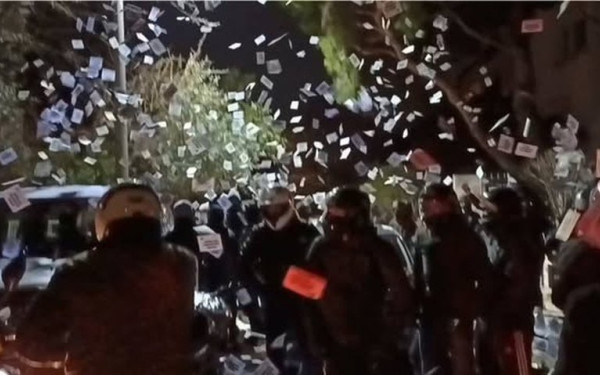 Επίθεση του Ρουβίκωνα στο σπίτι του Κ. Τασούλα - Αιχμές Μαρινάκη κατά της αντιπολίτευσης