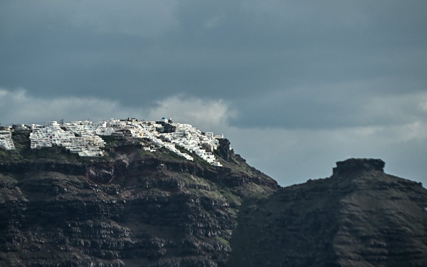 Στη Σαντορίνη από το Σάββατο επιστημονική ομάδα του ΕΚΠΑ - Νέα μελέτη για τις κατολισθήσεις Στη Σαντορίνη από το Σάββατο επιστημονική ομάδα του ΕΚΠΑ - Νέα μελέτη για τις κατολισθήσεις