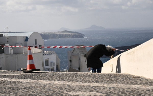 Σαντορίνη: Έκτακτα μέτρα - Έλεγχος κυκλοφορίας στο λιμάνι, περιορισμοί σε δημοφιλείς περιοχές