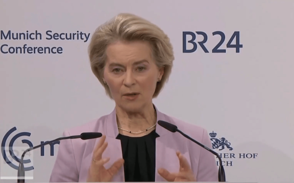 Διάσκεψη του Μονάχου - ΕΕ: Ούρσουλα φον ντερ Λάιεν: Μια ξοφλημένη Ουκρανία θα αποδυνάμωνε την Ευρώπη και τις ΗΠΑ