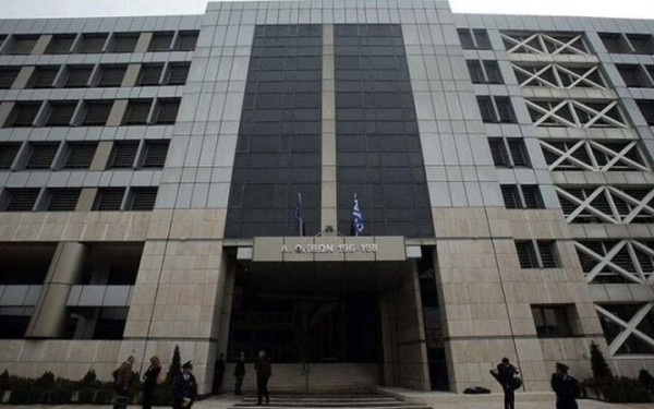 Υπ. Μετανάστευσης: Δεν ανανεώθηκε η δυνατότητα εργασίας παράνομων μεταναστών Υπ. Μετανάστευσης: Δεν ανανεώθηκε η δυνατότητα εργασίας παράνομων μεταναστών