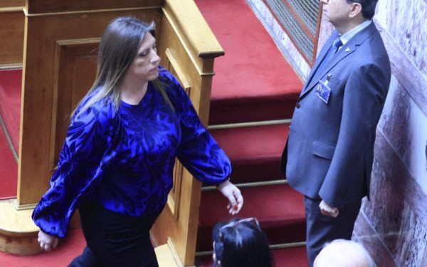 Πλεύση Ελευθερίας: Με επιμονή η Ζ. Κωνσταντοπούλου κατάφερε να έρθει η δικογραφία για τον ΟΠΕΚΕΠΕ στη Βουλή Πλεύση Ελευθερίας: Με επιμονή η Ζ. Κωνσταντοπούλου κατάφερε να έρθει η δικογραφία για τον ΟΠΕΚΕΠΕ στη Βουλή