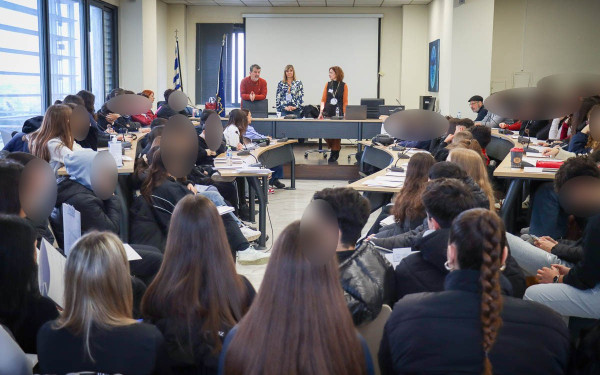 Δήμος Νεάπολης - Συκεών: Οι μαθητές-σύμβουλοι συνομιλούν  και δεσμεύονται για ένα ασφαλές σχολείο Δήμος Νεάπολης - Συκεών: Οι μαθητές-σύμβουλοι συνομιλούν  και δεσμεύονται για ένα ασφαλές σχολείο