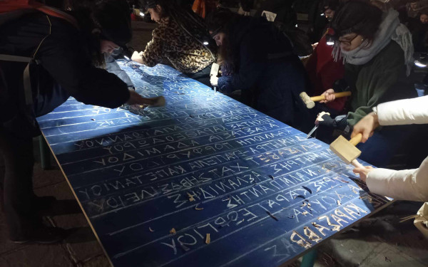 ΑΠΘ: 57 καρέκλες και ένα εικαστικό δρώμενο για τα Τέμπη