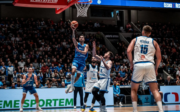 Μπάσκετ: Η Εθνική νίκησε στην Τσεχία και προκρίθηκε στο Ευρωμπάσκετ (βίντεο)