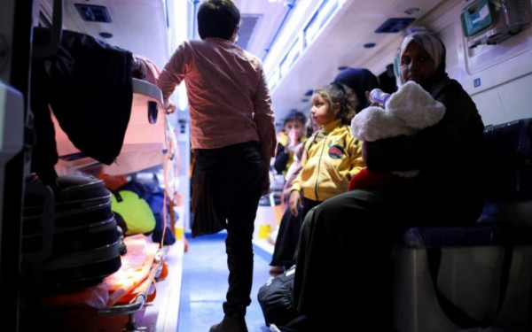 Έφτασε στην Ιορδανία η πρώτη ομάδα παιδιών από τη Γάζα για ιατρική φροντίδα (βίντεο)