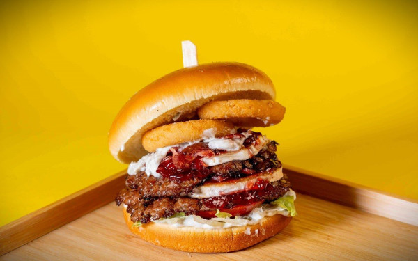 Grill Bros… και το δίλημμα των smashed ή juicy burgers