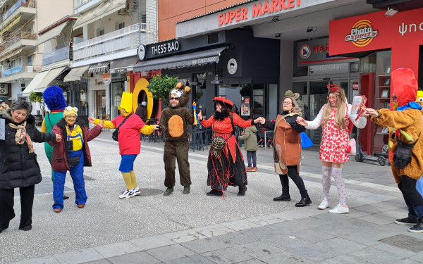 Στον ρυθμό του καρναβαλιού παρέσυραν Πολυγυρινοί τους Καλαμαριώτες