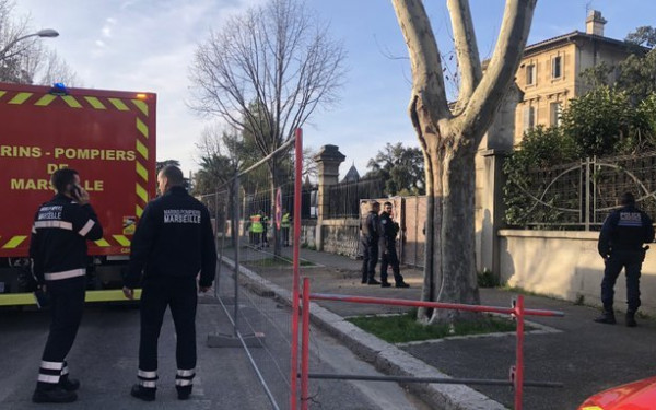 Γαλλία: Βρέθηκαν αυτοσχέδιοι εκρηκτικοί μηχανισμοί στο τοίχο του Ρωσικού προξενείου στην Μασσαλία