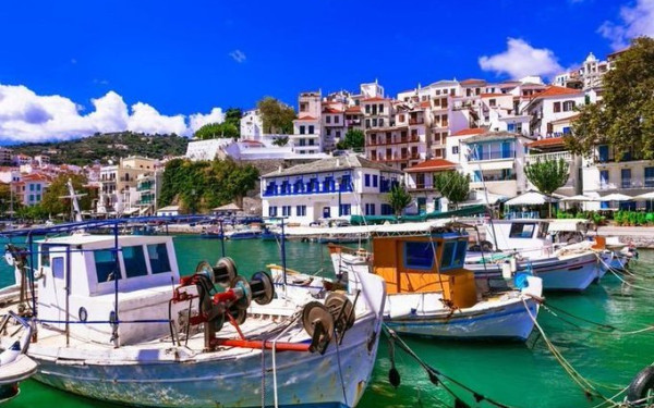 Σκόπελος: Στην κορυφή των προορισμών ανάμεσα σε Κυκλάδες, Επτάνησα και Βόρειο Αιγαίο