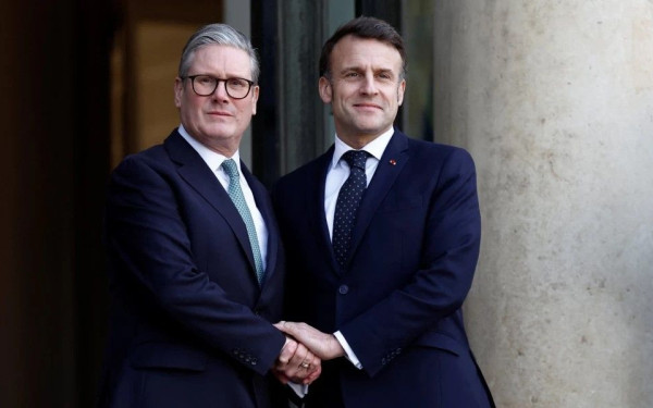Μακρόν - Στάρμερ: Ένας εμπορικός πόλεμος «δεν είναι προς το συμφέρον κανενός», αλλά τίποτα δεν πρέπει να «αποκλειστεί»