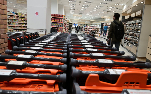 Ο «νέος» καταναλωτής: Δεν αγοράζει παρορμητικά και πρώτα σταθμίζει το κόστος