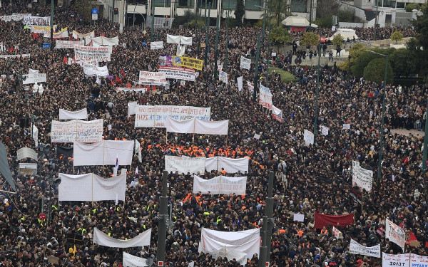 Αθήνα - Τέμπη: Στους 9 οι τραυματίες μετά το συλλαλητήριο - Ανάμεσά τους και 2 αστυνομικοί