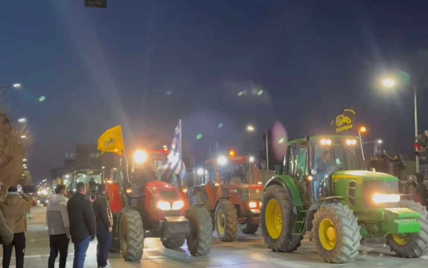 Θεσσαλονίκη: Αποχώρησαν οι αγρότες που έφτασαν μέχρι τον ΟΣΕ με τα τρακτέρ (βίντεο)
