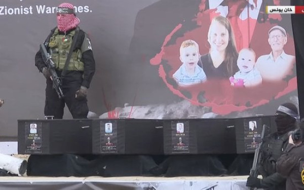 Θρίλερ με τη σορό της Σίρι Μπίμπας: Το Ισραήλ κατηγορεί τη Χαμάς πως δεν παρέδωσε τη σορό ομήρου, αλλά «αγνώστου θύματος»