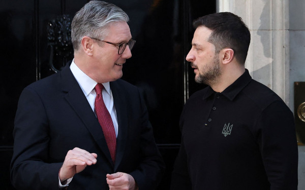 Είστε «πολύ ευπρόσδεκτος» εδώ, λέει ο Στάρμερ στον Ζελένσκι