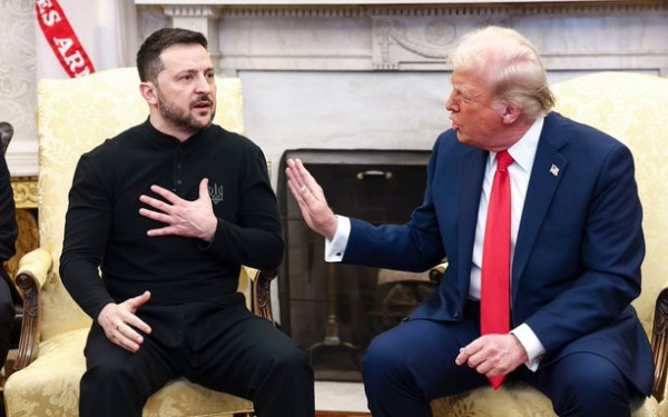 ΗΠΑ: Η Μόσχα «πανηγυρίζει» με το πάγωμα στρατιωτικής βοήθειας προς την Ουκρανία