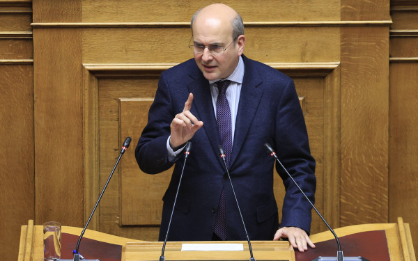 Πρόταση δυσπιστίας-Κ. Χατζηδάκης: Δεν θα επιτρέψουμε να ζήσει η Ελλάδα το μύθο του Σισύφου - Κάθαρση και «ποτέ ξανά» για την τραγωδία στα Τέμπη