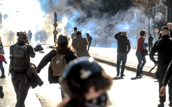 Αθήνα: Ένταση και προσαγωγές στην πορεία για την Ημέρα της Γυναίκας