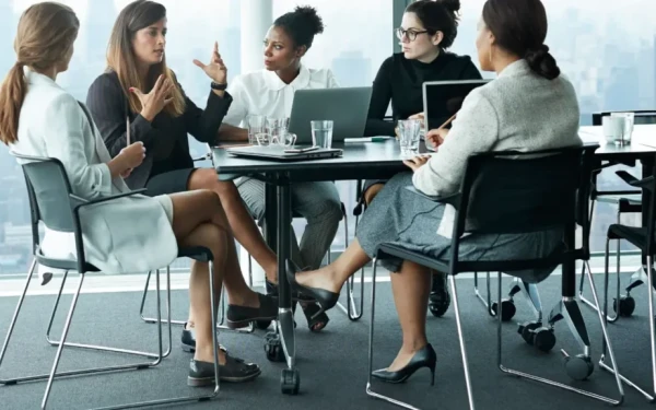 Καθηγητής δημογραφίας προειδοποιεί: «Ο πληθυσμός των γυναικών σε αναπαραγωγική ηλικία θα συνεχίσει να μειώνεται»