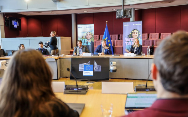 Πρώτος διάλογος του Α. Τζιτζικώστα με νέους της Ευρώπης