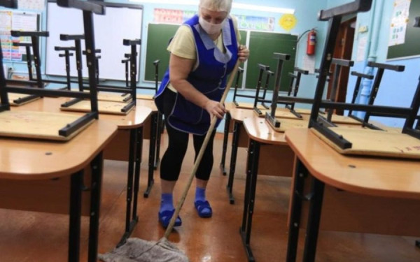 Σχολικές καθαρίστριες: Τις 10.000 αγγίζουν οι νέες  προσλήψεις στα σχολεία των 38 δήμων στην Κεντρική Μακεδονία - Οι κατανομές