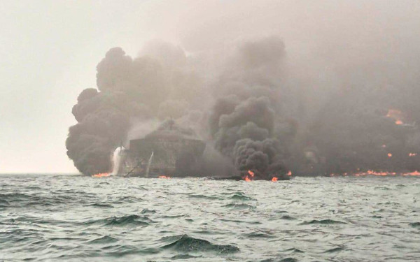 Βρετανία: Ένας ναυτικός αγνοούμενος μετά τη σύγκρουση δεξαμενόπλοιου με φορτηγό πλοίο - Αγωνία για την τοξική ουσία που μετέφερε