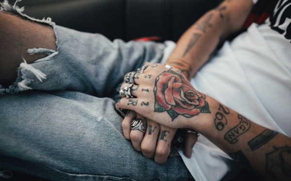 Η Τεχνητή Νοημοσύνη φέρνει επανάσταση και στα τατουάζ - Τι αλλάζει για επαγγελματίες και πελάτες