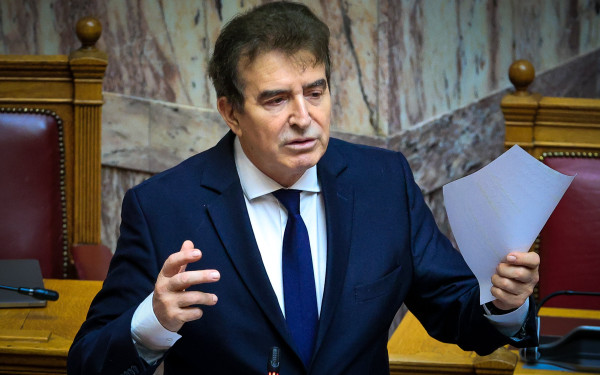 Μ. Χρυσοχοΐδης για Άγνωστο Στρατιώτη: Οφείλουμε το μέγιστο σεβασμό στα πράγματα που είναι ιερά και κοινά