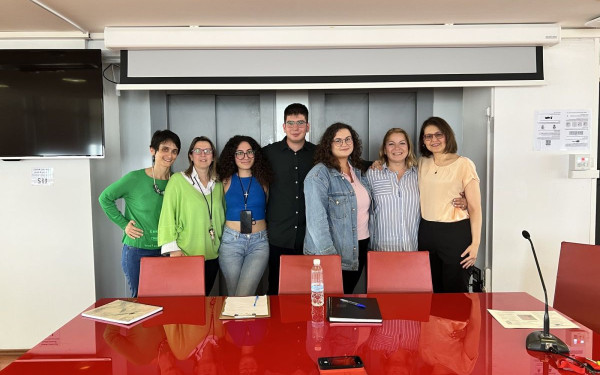 Θεσσαλονίκη: Φοιτητές του ΑΠΘ υποστηρίζουν συμφοιτητές τους με αναπηρία - Αναζητούνται νέα μέλη για την ομάδα βοήθειας