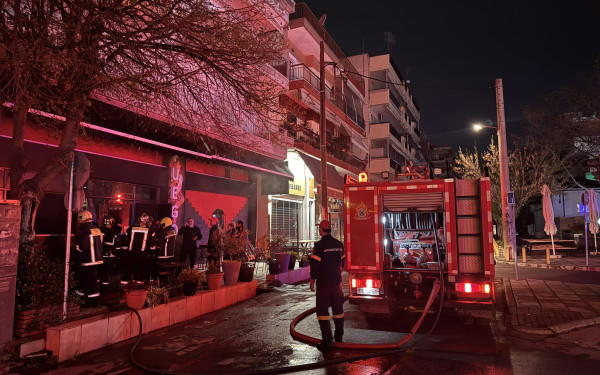 Θεσσαλονίκη: Αναστάτωση από φωτιά  σε κατάστημα εστίασης στην Σταυρούπολη