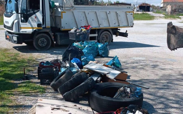 Καλαμαριά: Δήμος, μαθητές και οι «Cleaningans» καθάρισαν το πάρκο στο Κόδρα Καλαμαριά: Δήμος, μαθητές και οι «Cleaningans» καθάρισαν το πάρκο στο Κόδρα