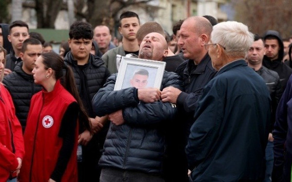 Κύμα οργής και θλίψης στη Βόρεια Μακεδονία: Σήμερα οι κηδείες των 59 θυμάτων από την φονική πυρκαγιά σε κλαμπ Κύμα οργής και θλίψης στη Βόρεια Μακεδονία: Σήμερα οι κηδείες των 59 θυμάτων από την φονική πυρκαγιά σε κλαμπ