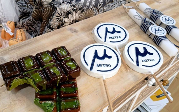 Θεσσαλονίκη: Λαμπάδες «Μετρό» και «σοκολάτα Ντουμπάι» η... τάση για το Πάσχα του 2025