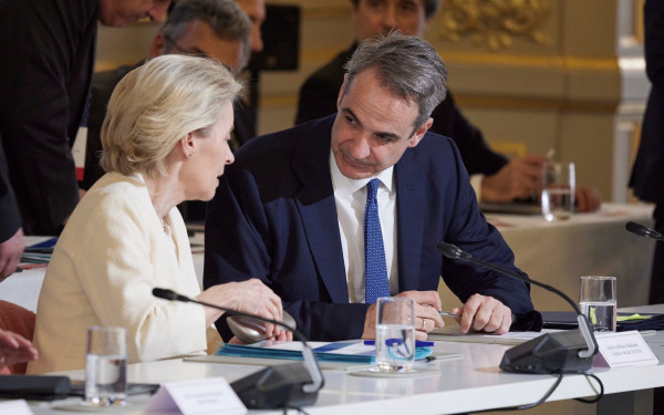 Μητσοτάκης σε φον ντερ Λάιεν: Να δημιουργηθεί ευρωπαϊκό πλαίσιο για τον ψηφιακό εθισμό των νέων