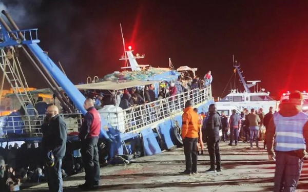 Ιταλία: Έξι νεκροί και δεκάδες αγνοούμενοι από ναυάγιο στη Λαμπεντούζα