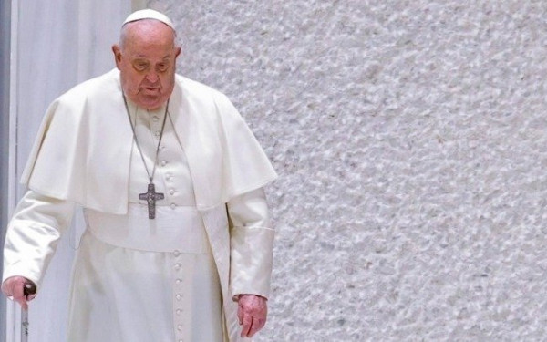 Ιταλία: Η ζωή του πάπα Φραγκίσκου κινδύνευσε δυο φορές κατά την παραμονή του στο νοσοκομείο