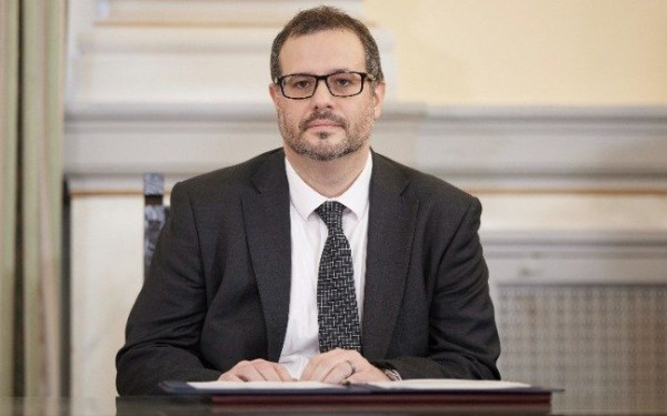 Βουλή - Απάντηση Τσάφου: Ήταν λάθος, έσβησα την ανάρτηση, γύρισα στην Ελλάδα για να προσφέρω