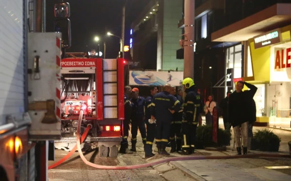 Χαλάνδρι: Έκρηξη από φιάλη υγραερίου προκάλεσε πυρκαγιά σε εστιατόριο - Δύο τραυματίες