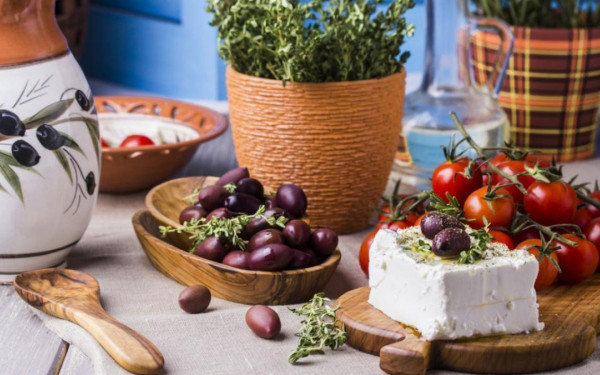 Πλήγμα για τα ελληνικά προϊόντα οι δασμοί Τραμπ: Ανησυχούν οι παραγωγοί - Τι λένε οι Θεσσαλονικείς (βίντεο)