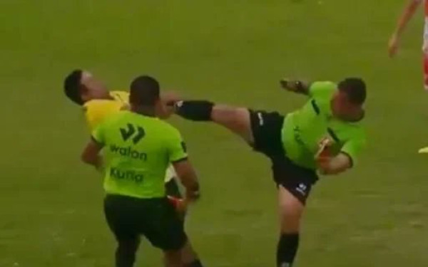 Περού: Καρατιά διαιτητή σε προπονητή - Δείτε βίντεο