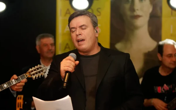 Μανώλης Λιδάκης: Σε μοναστήρι το 40ήμερο μνημόσυνο του τραγουδιστή - Συγκλονίζει το κείμενο της αδερφής του (βίντεο)