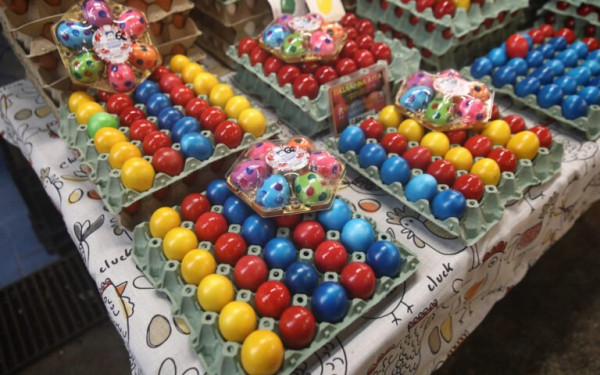 «Τσουχτερό» το καλάθι του Πάσχα - Προϊόντα απομίμησης στα ράφια του σούπερ μάρκετ λόγω ακρίβειας