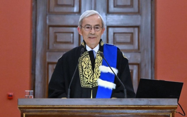 ΕΚΠΑ: Επίτιμος διδάκτορας αναγορεύθηκε ο Νομπελίστας Sir Χριστόφορος Πισσαρίδης