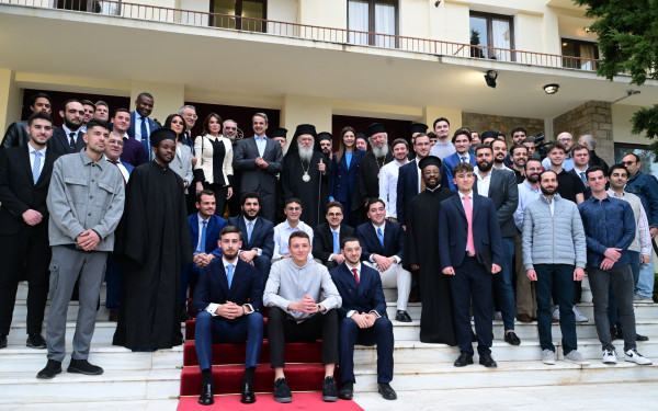 Επίσκεψη Κυρ. Μητσοτάκη και αρχιεπισκόπου Ιερώνυμου σε φοιτητικό οικοτροφείο – «Αξιοποίηση οικοπέδων για δημιουργία δομών»