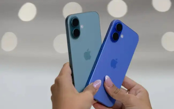 Η Apple μεταφέρει την παραγωγή των iPhones από την Κίνα στην Ινδία