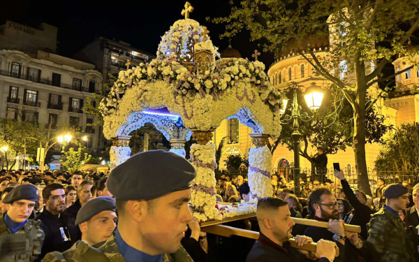 Θεσσαλονίκη: Ξεκίνησαν οι Επιτάφιοι για το ραντεβού της Αριστοτέλους (βίντεο)