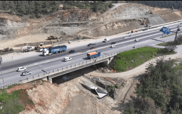 Θεσσαλονίκη: Μετρό και ηλεκτρικά λεωφορεία του ΟΑΣΘ περιορίζουν την αέρια ρύπανση - Εκτόξευση των ρύπων με την έναρξη του flyover Θεσσαλονίκη: Μετρό και ηλεκτρικά λεωφορεία του ΟΑΣΘ περιορίζουν την αέρια ρύπανση - Εκτόξευση των ρύπων με την έναρξη του flyover