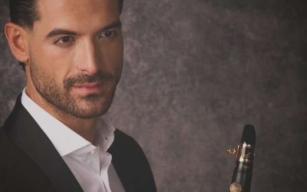 Γ. Κατσίγιαννης για Α. Μουγκοπέτρο: «Ήμουν δίπλα του όταν άναψε την κροτίδα. Του είπα πέταξε το» (βίντεο)