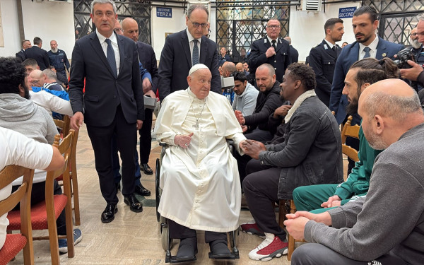 Ο Πάπας Φραγκίσκος στις φυλακές Ρετζίνα Τσέλι της Ρώμης - «Θα ζήσω το Πάσχα όπως μπορώ» (βίντεο)